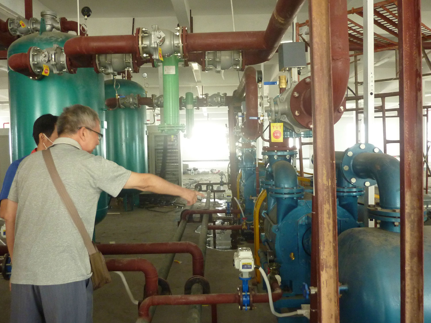 電池水環(huán)真空泵使用現(xiàn)場(chǎng)